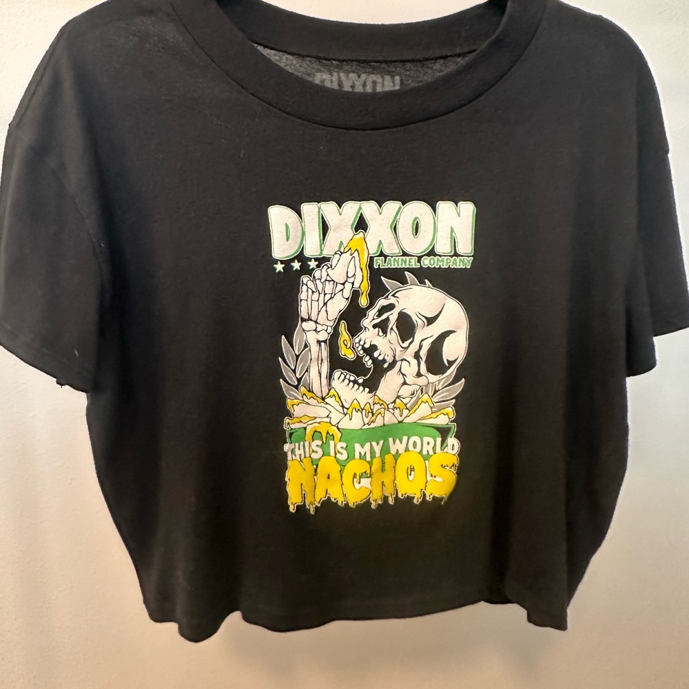 Med Dixxon Black Graphic crop T-Shirt